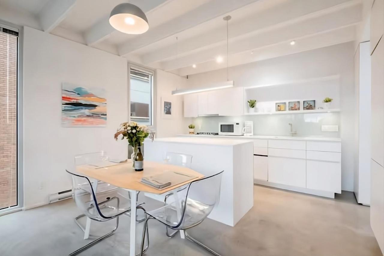 Modern, Bright & Central 1-Bed Downtown Apt Close To Rogers Arena Vancouver Exterior photo