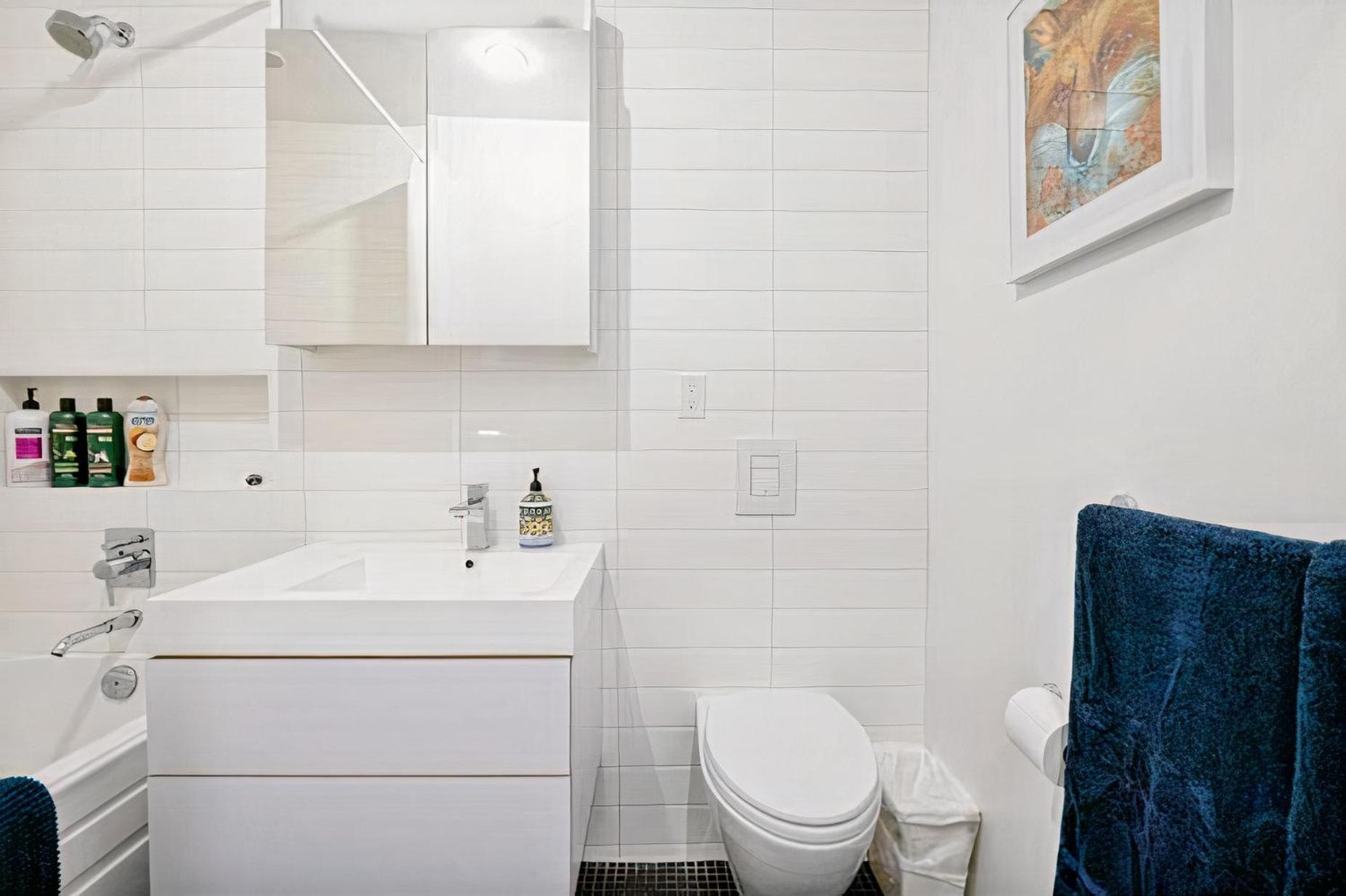Modern, Bright & Central 1-Bed Downtown Apt Close To Rogers Arena Vancouver Exterior photo