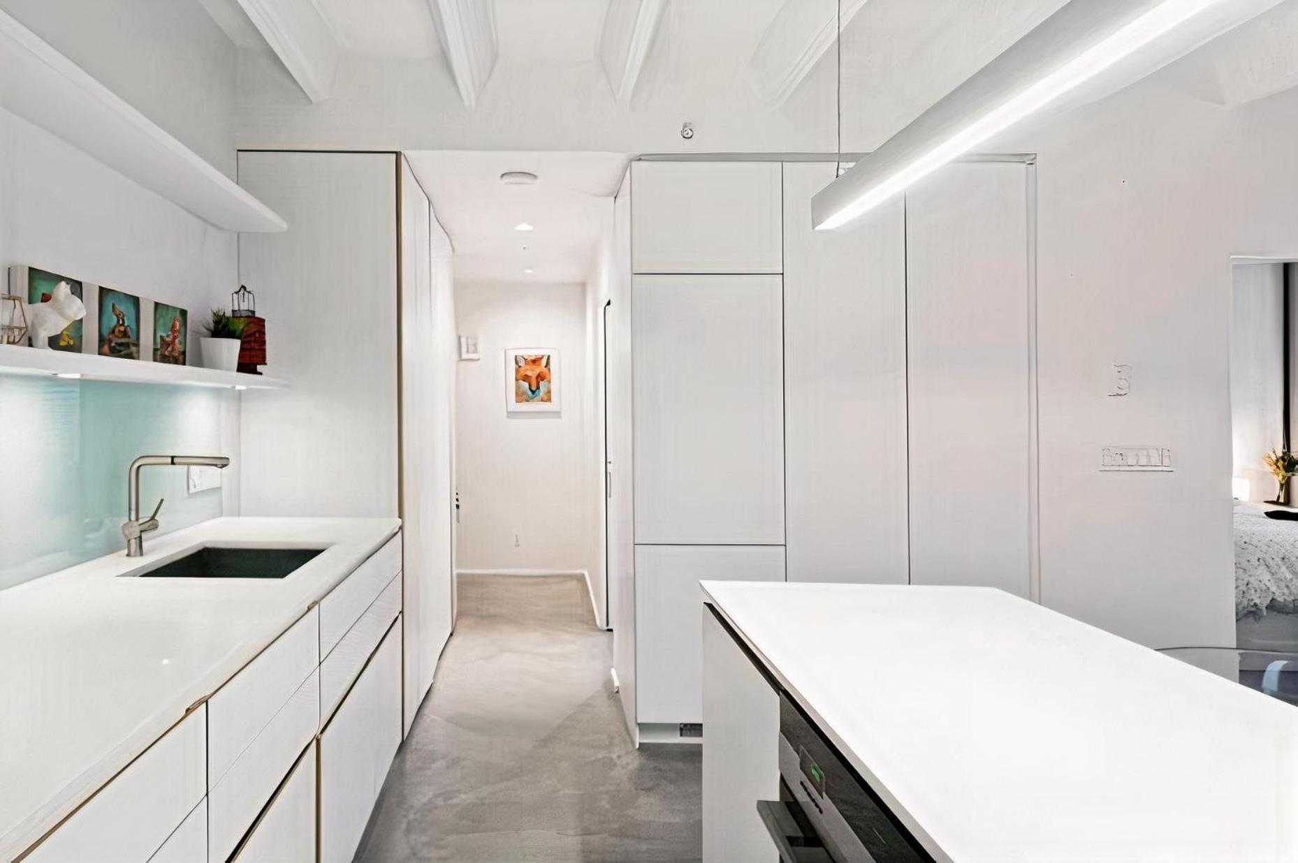 Modern, Bright & Central 1-Bed Downtown Apt Close To Rogers Arena Vancouver Exterior photo